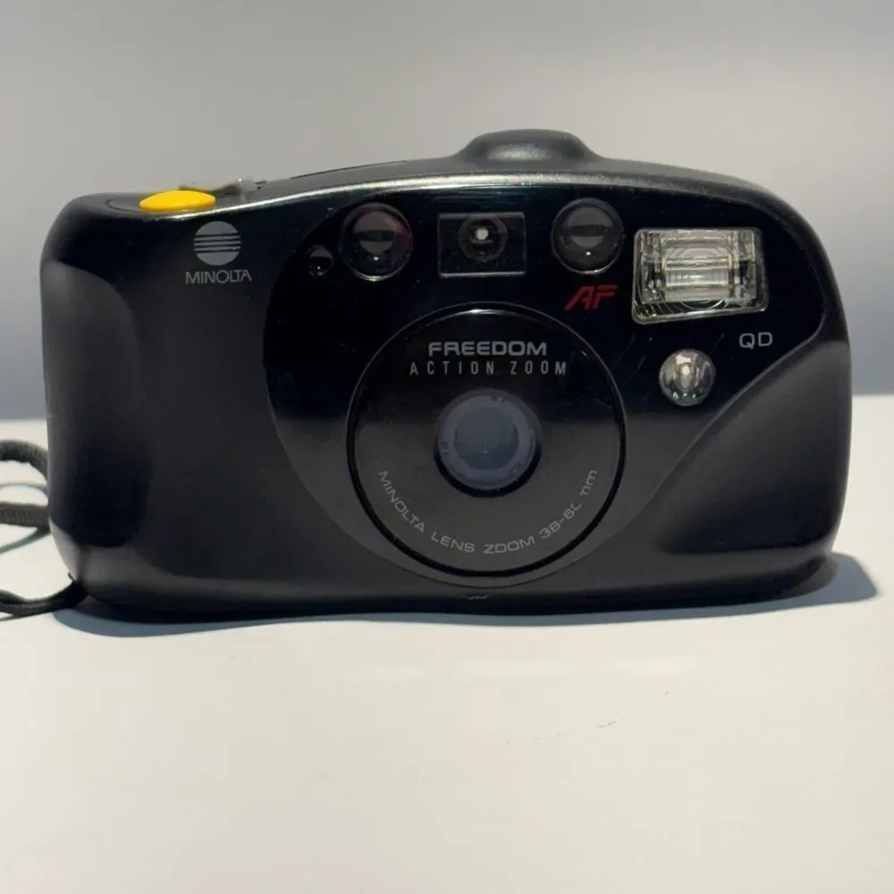 Minolta Freedom Action Zoom QD Black Camera